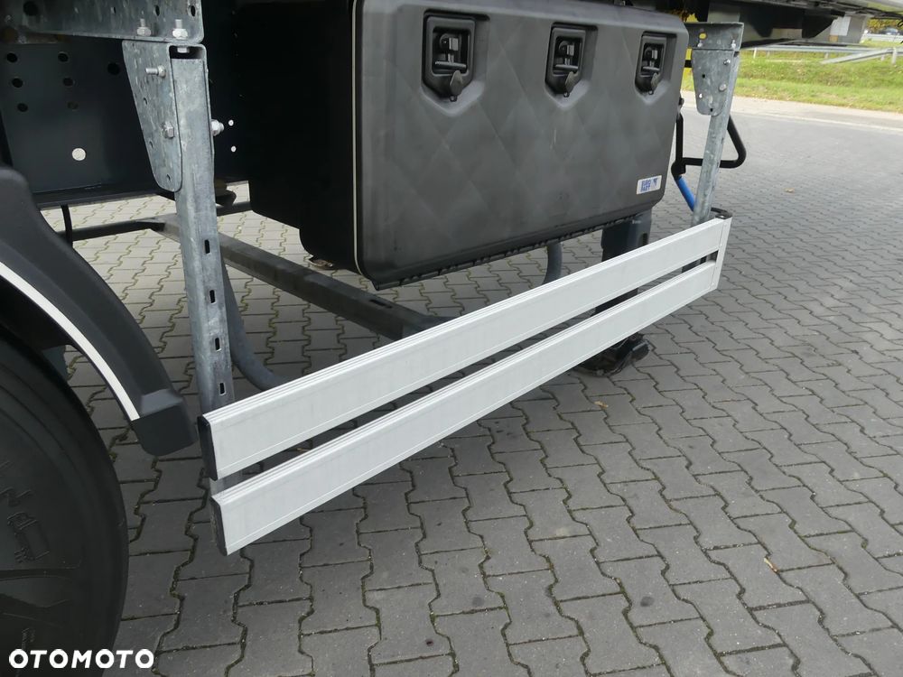 Bodex WYWROTKA 50m3 / KLAPO DRZWI / SZYBRY / OŚ PODNOSZONA / - 17