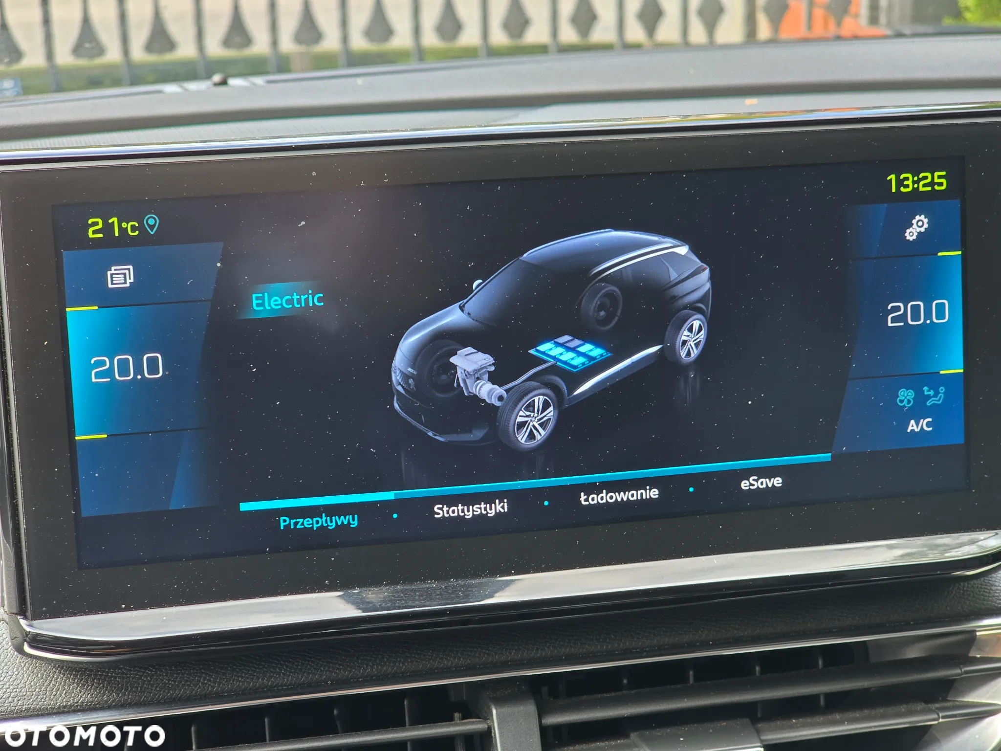 Peugeot 3008 1.6 PureTech HYbrid Allure S&S EAT8 - 19