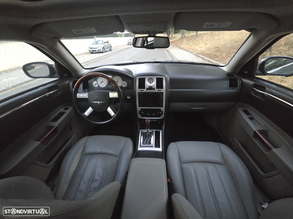 Chrysler 300 C Touring 3.0 CRD - 12