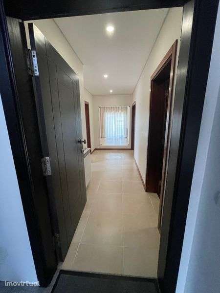 Arrendo T3 excelente estado - Grande imagem: 2/3