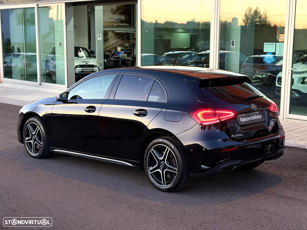 Mercedes-Benz A 250 e AMG Line - 12