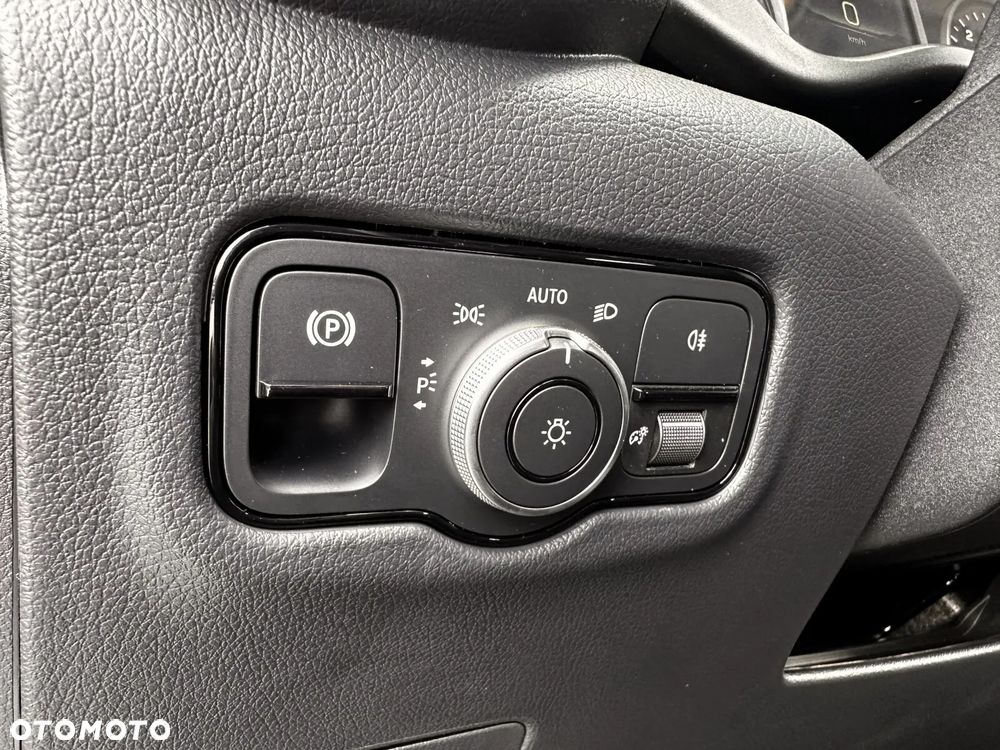 Mercedes-Benz Vito - 17
