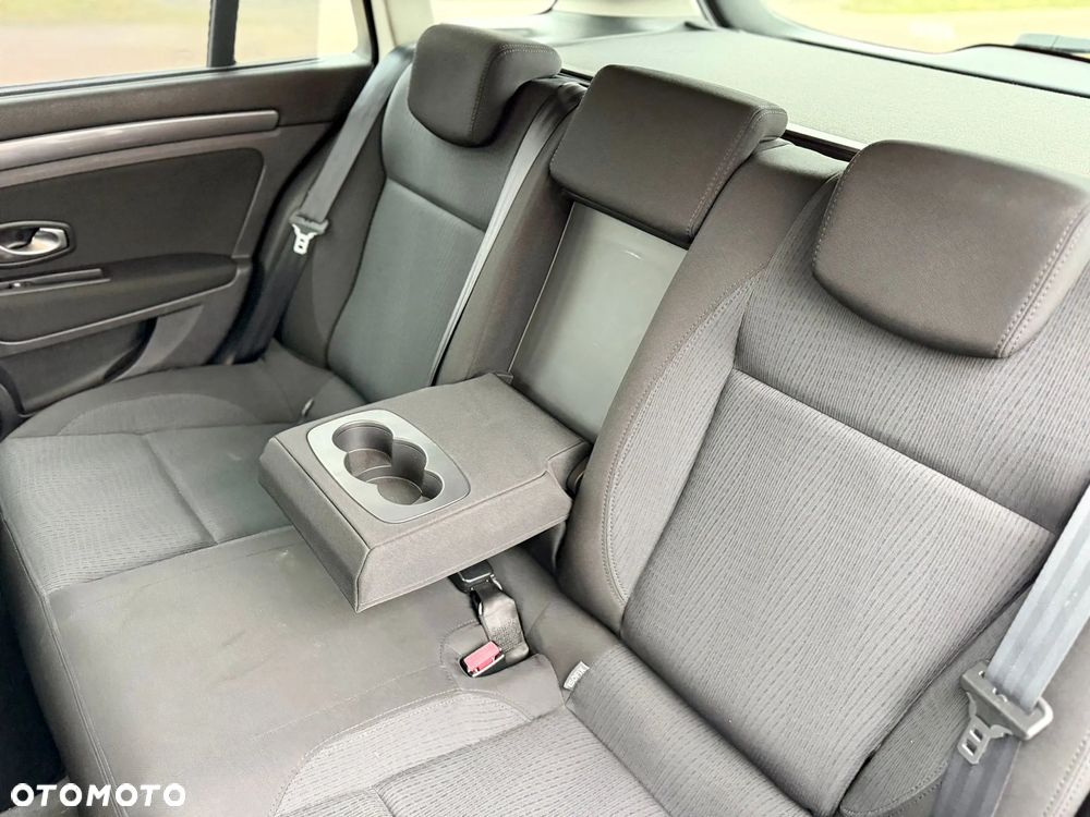 Renault Laguna 2.0 DCi Expression - 9