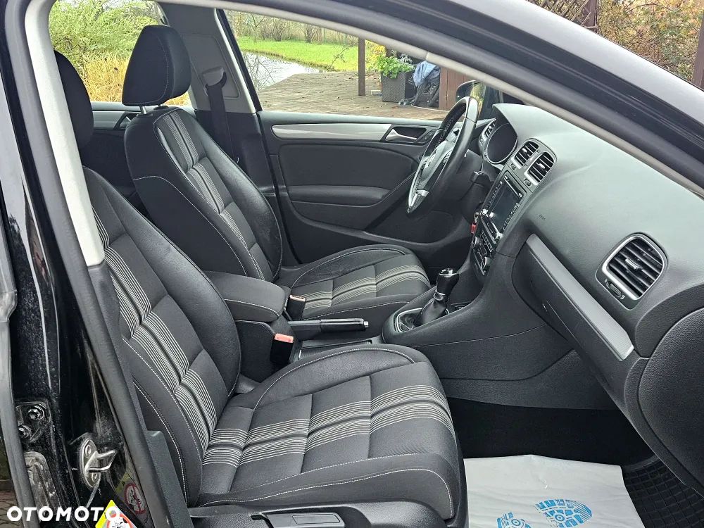 Volkswagen Golf 1.6 TDI DPF BlueMotion Technology MATCH - 28