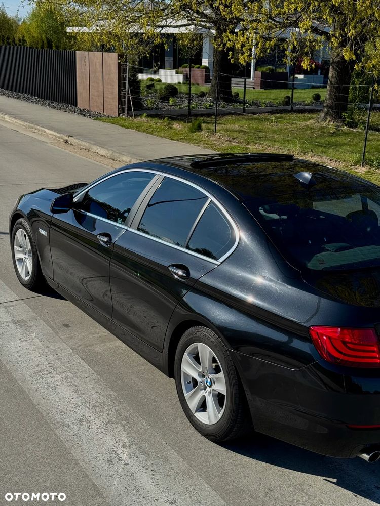 BMW Seria 5 528i - 11