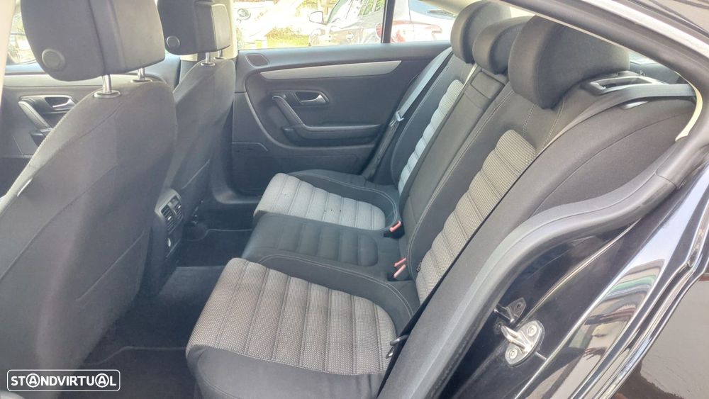 VW Passat CC - 13
