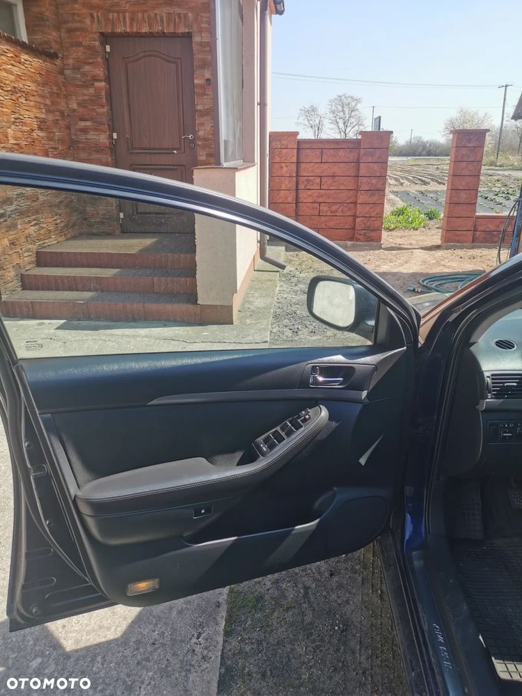 Toyota Avensis 2.0 D-4D Combi - 18