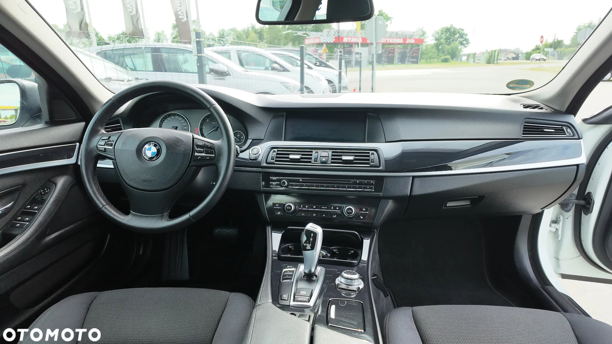 BMW Seria 5 520d Touring - 35