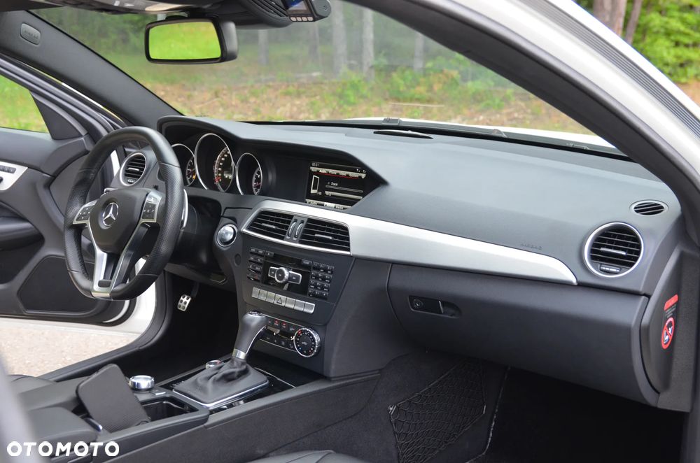 Mercedes-Benz Klasa C AMG 63 S AMG Speedshift MCT 9G - 13