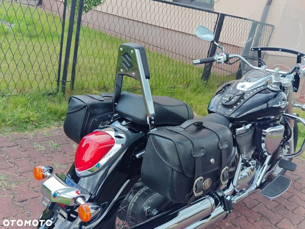 Suzuki Intruder - 7