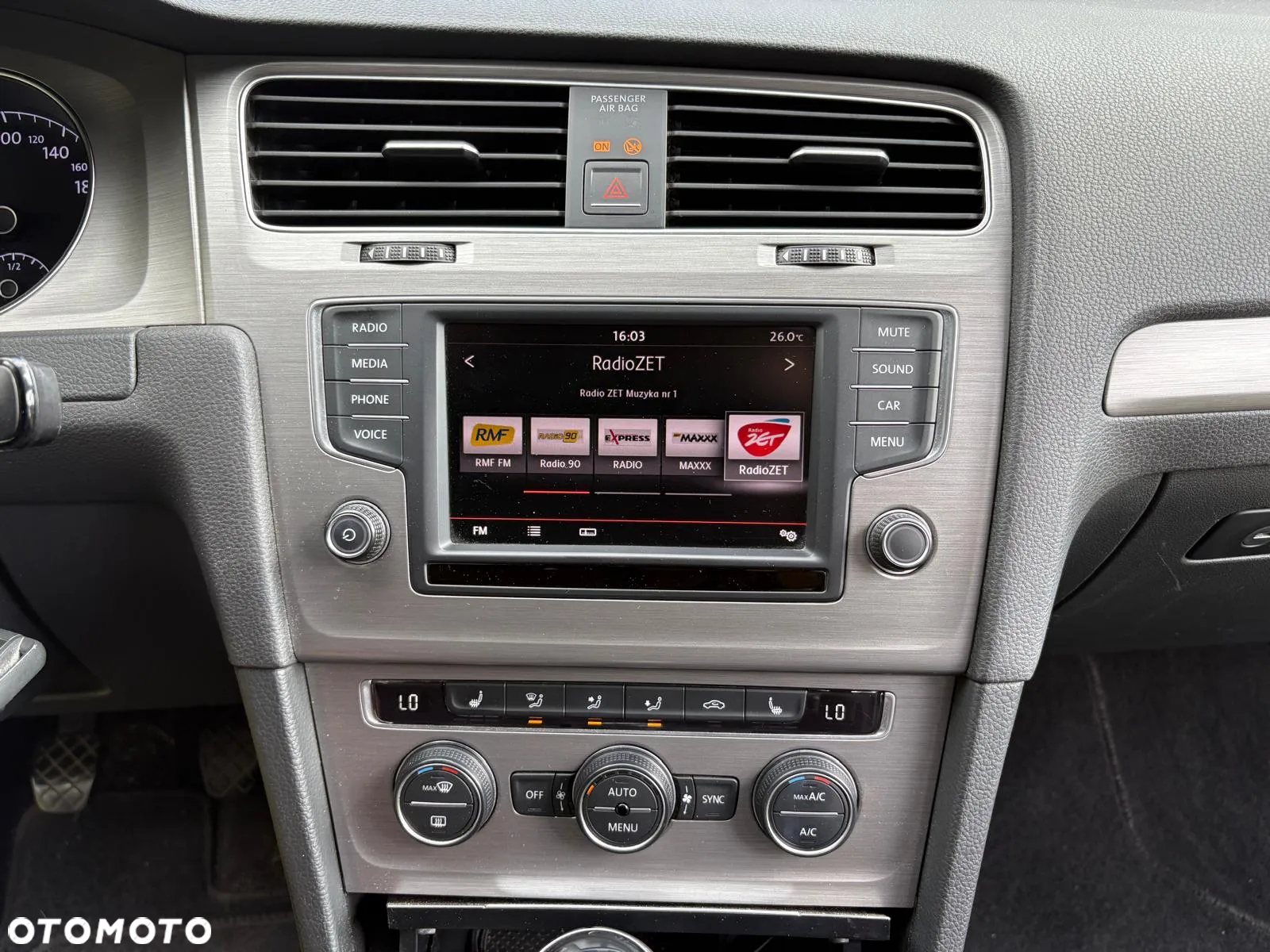 Volkswagen Golf 1.2 TSI BlueMotion Technology Comfortline - 11