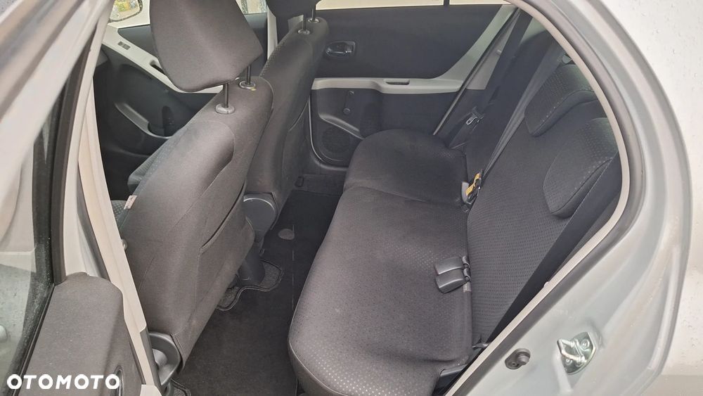 Toyota Yaris 1.33 VVT-i Executive - 12