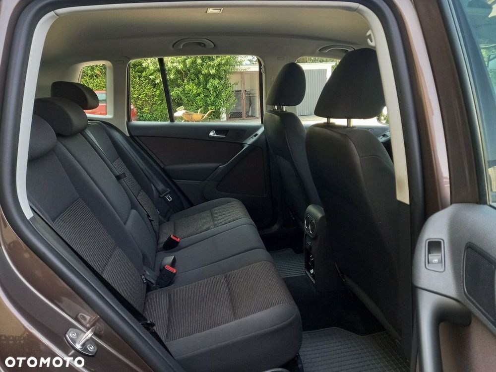 Volkswagen Tiguan 2.0 TDI DPF 4Motion BlueMotion Technology Lounge Sport & Style - 18