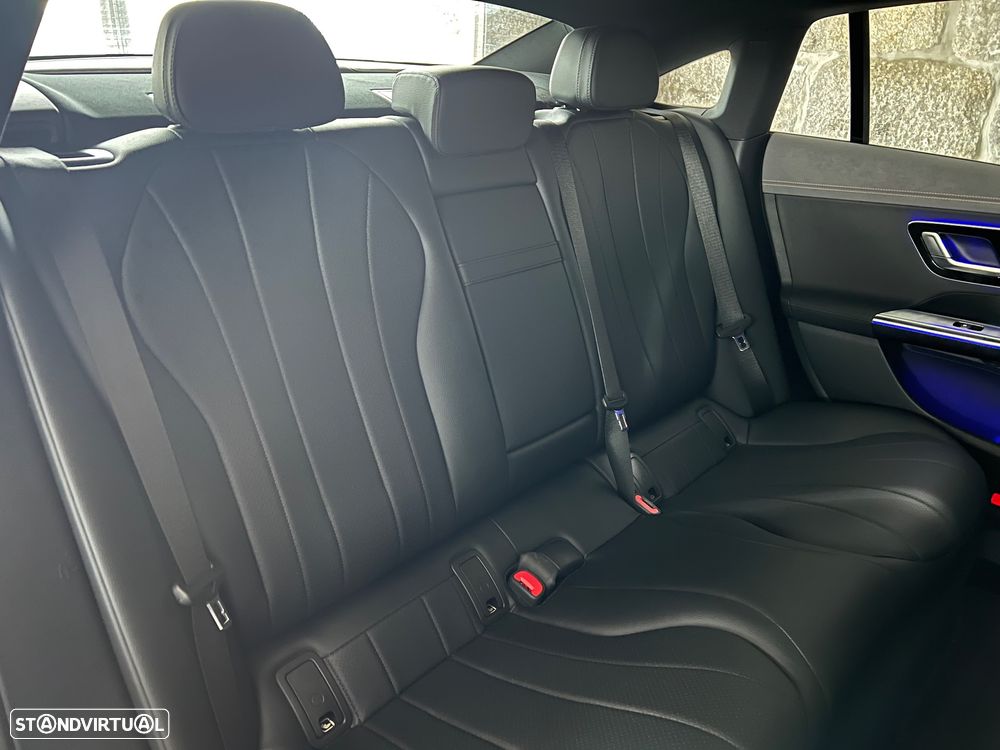 Mercedes-Benz EQE 300 Electric Art - 19