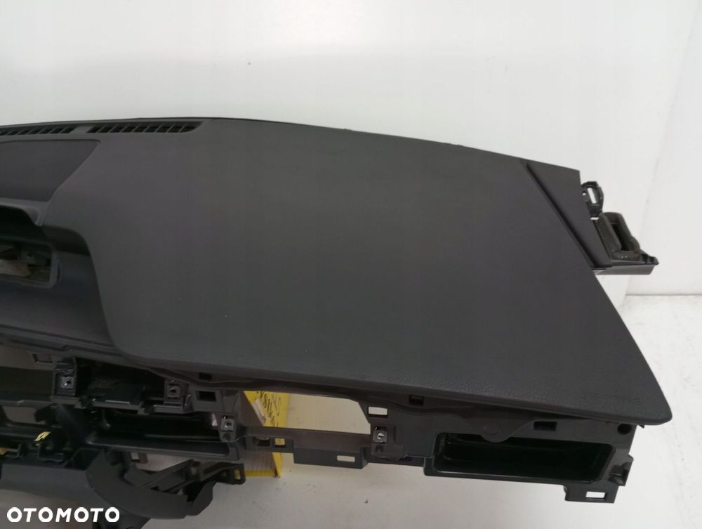 Konsola pulpit deska Mazda 3 III 23R - 4