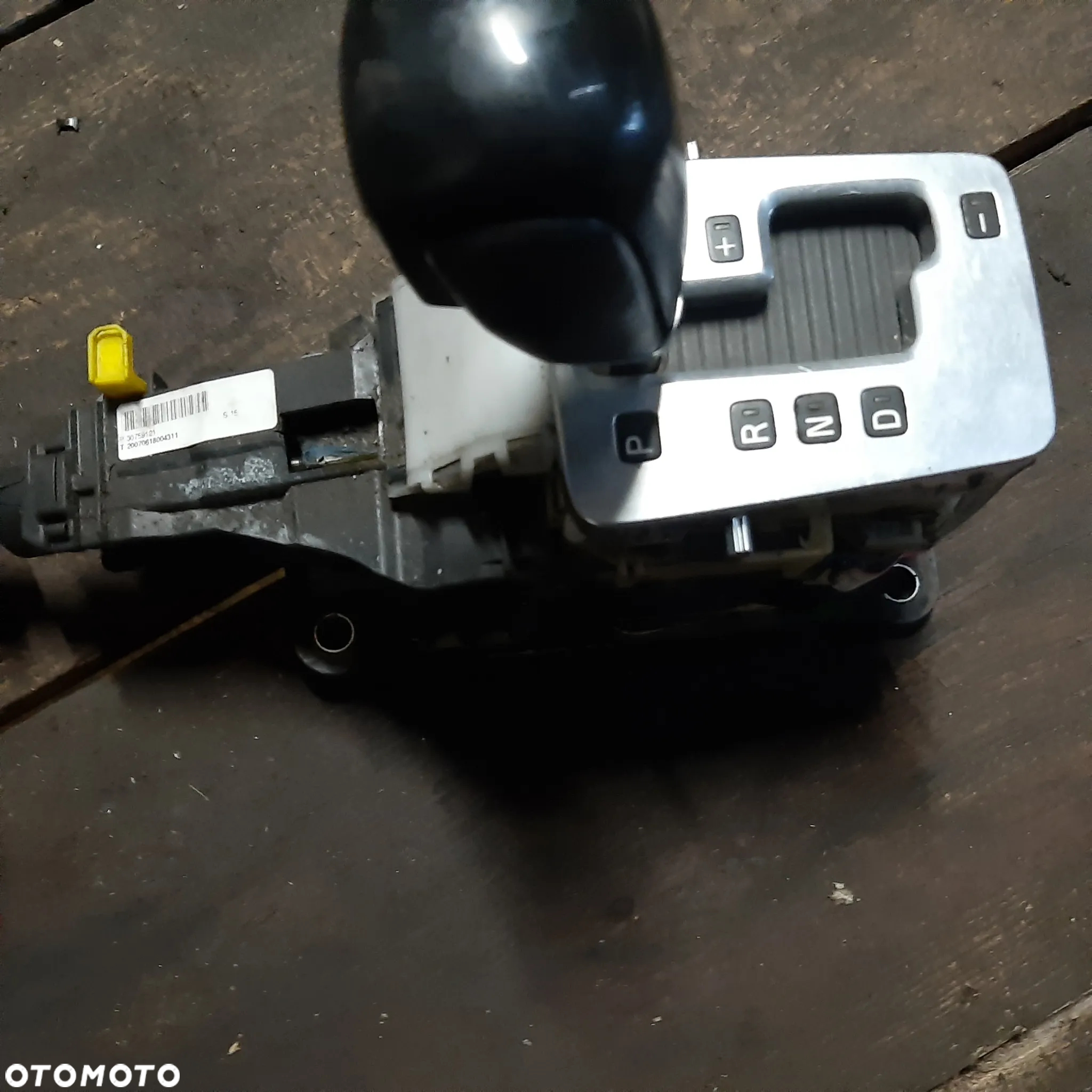 Lewarek Wybierak  Biegów Automat Linka Volvo S80 V70 XC70 07-015 - 2