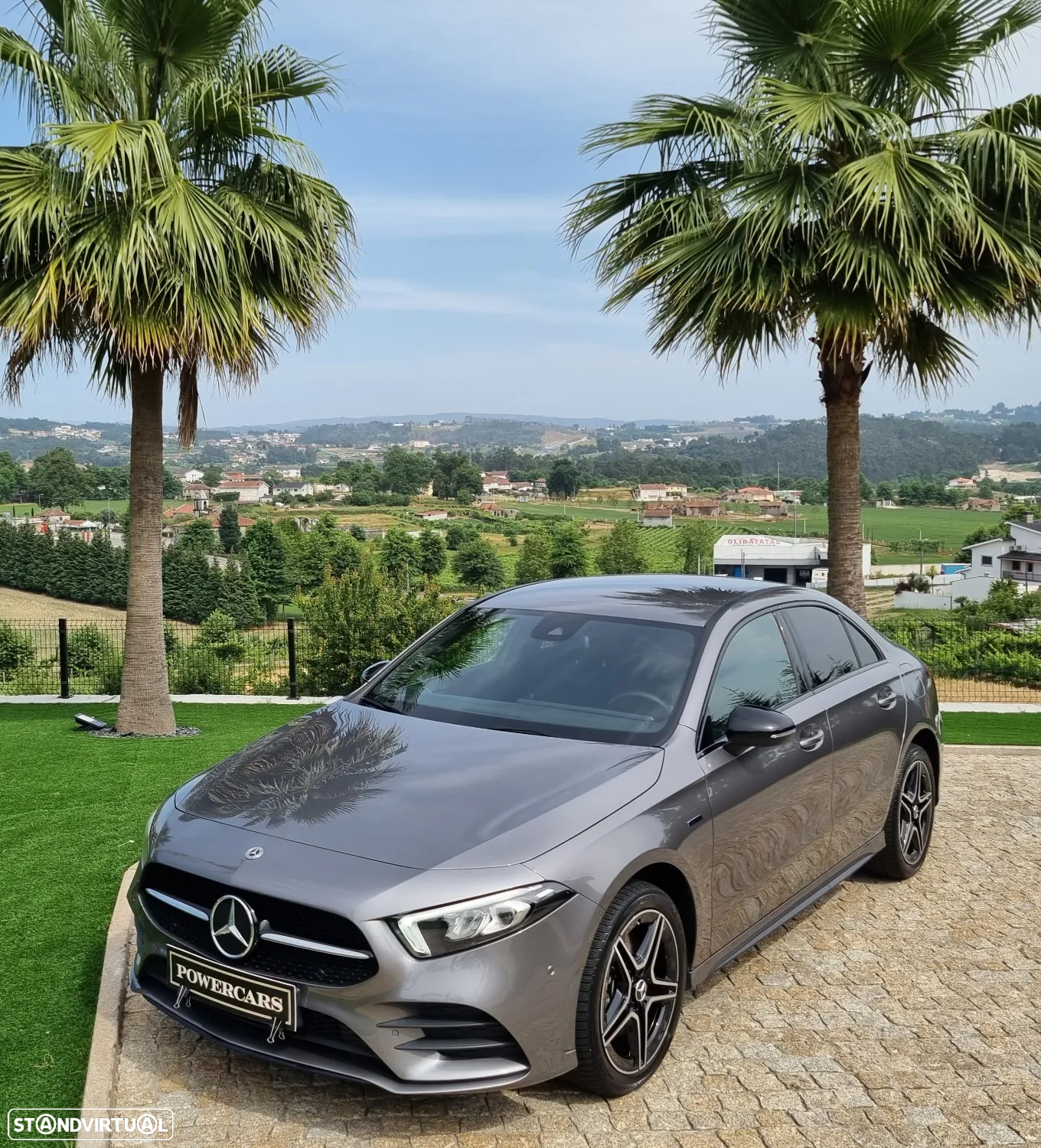 Mercedes-Benz A 250 Limousine e AMG Line - 3