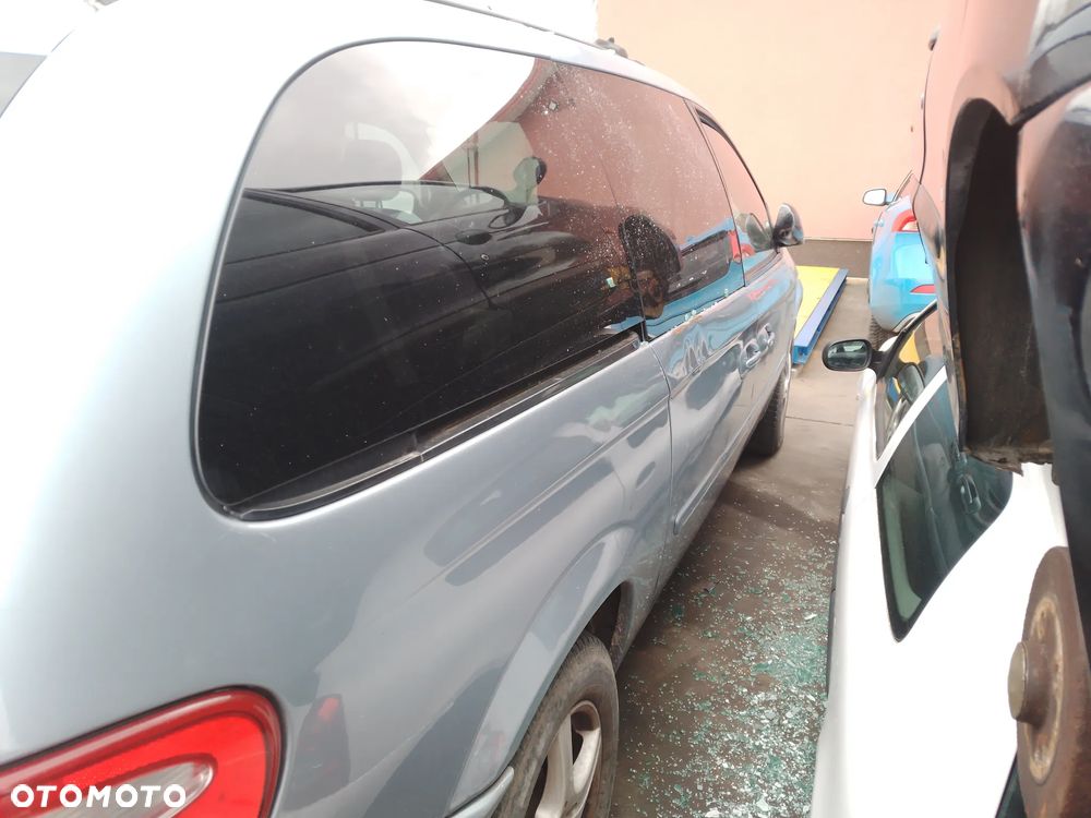 CHRYSLER GRAND VOYAGER IV 04-08 3.8 MPFI SXT - RADIO PBE - 12