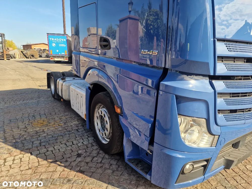 Mercedes-Benz ACTROS - 11