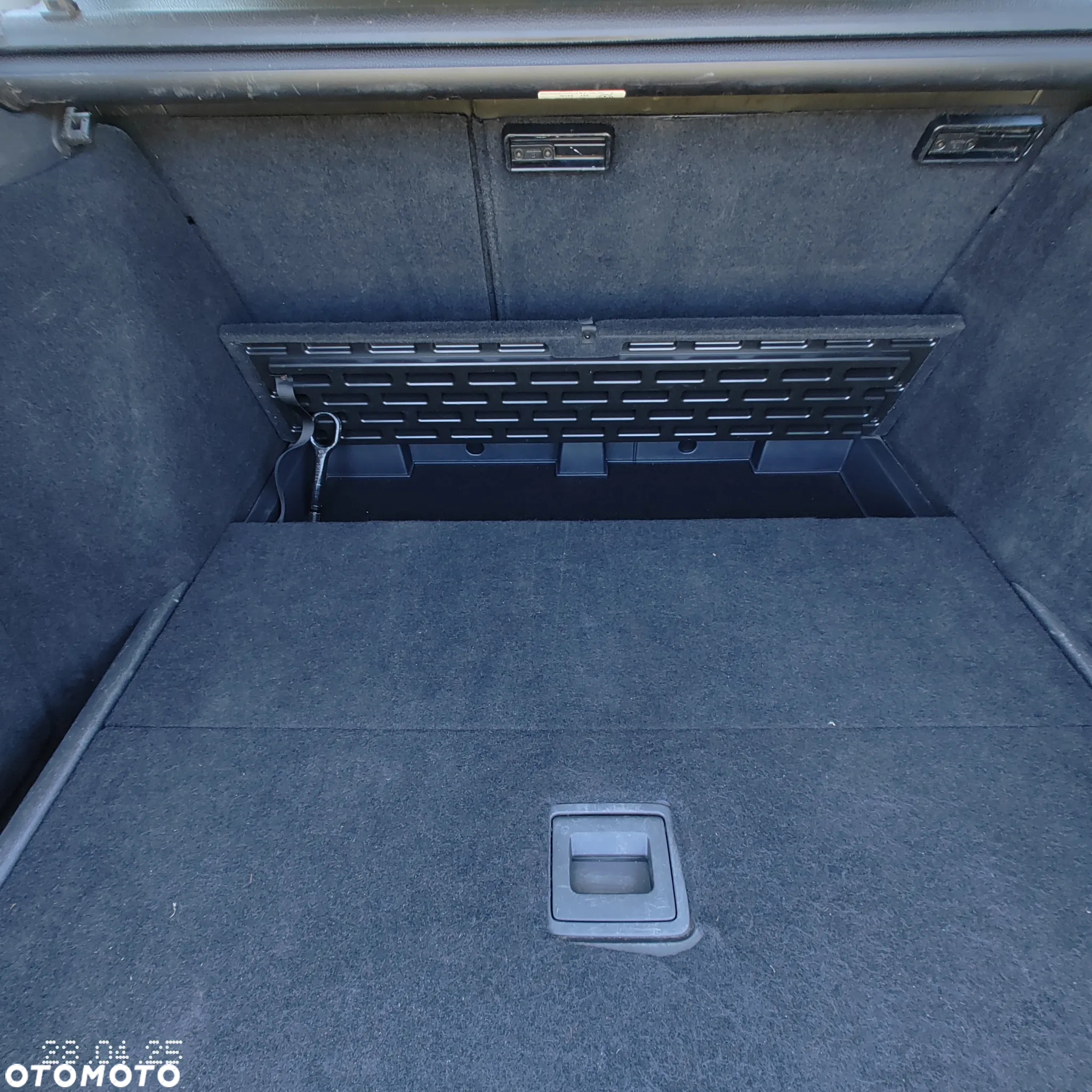 Volkswagen Golf 1.6 TDI DPF Trendline - 24