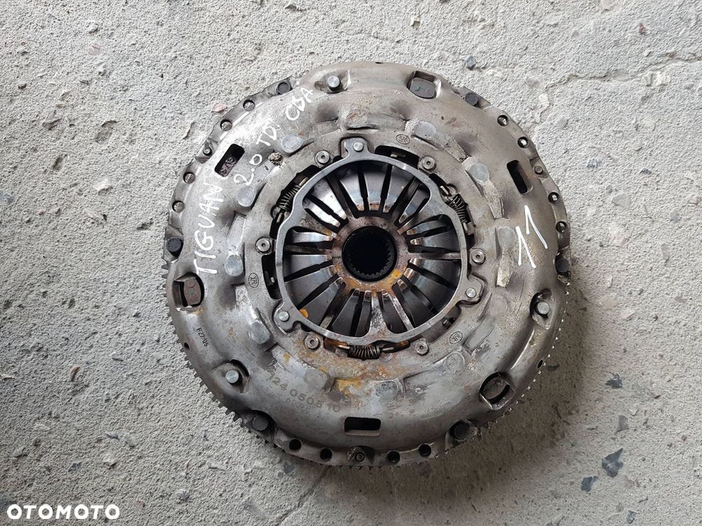 VW TIGUAN I 5N 06-15r 2.0 TDI CBA KOŁO DWUMASOWE 124050510 - 1