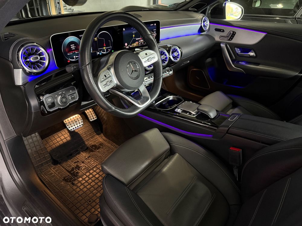 Mercedes-Benz Klasa A 220 4-Matic AMG Line 7G-DCT - 14