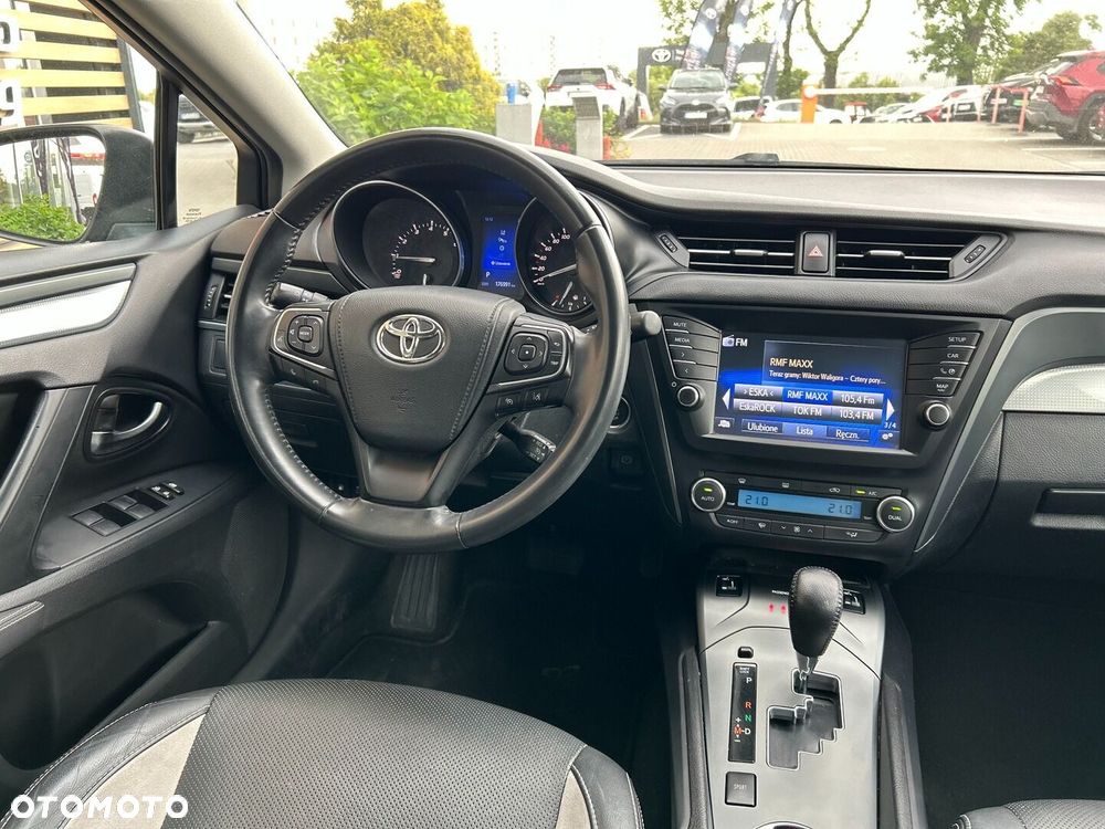 Toyota Avensis - 12