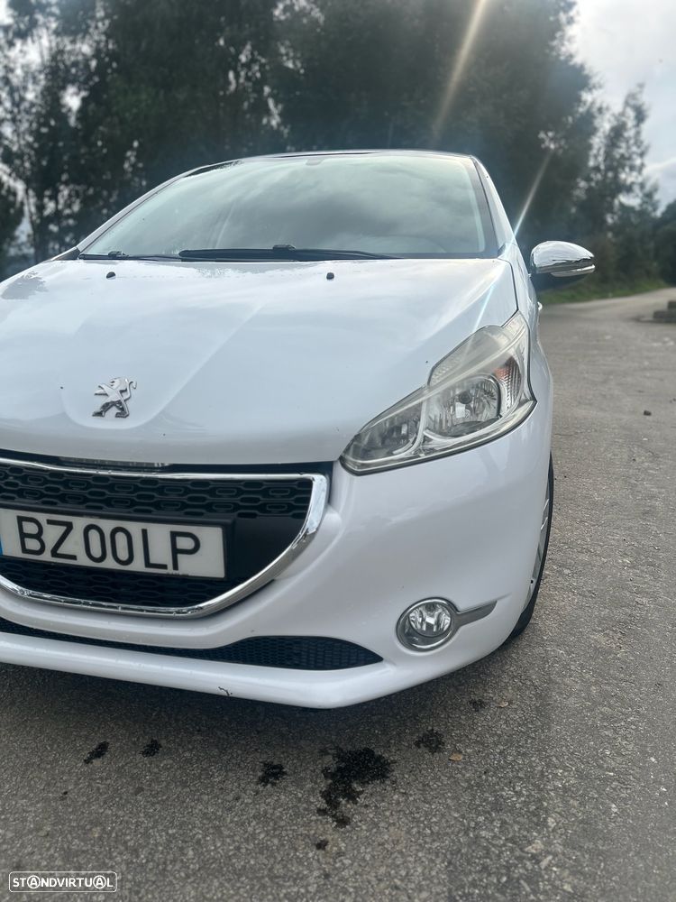 Peugeot 208 ver-1-2-puretech-style - 6