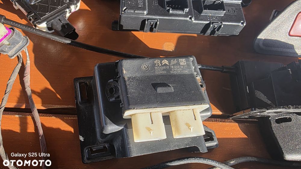 Zestaw Klapy Elektrycznej Peugeot 3008 II KOMPLET Otwieranie Nogą KPL - 4