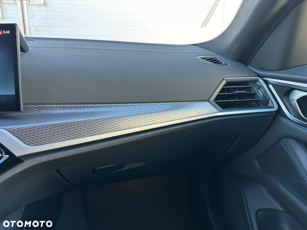 BMW i4 - 25