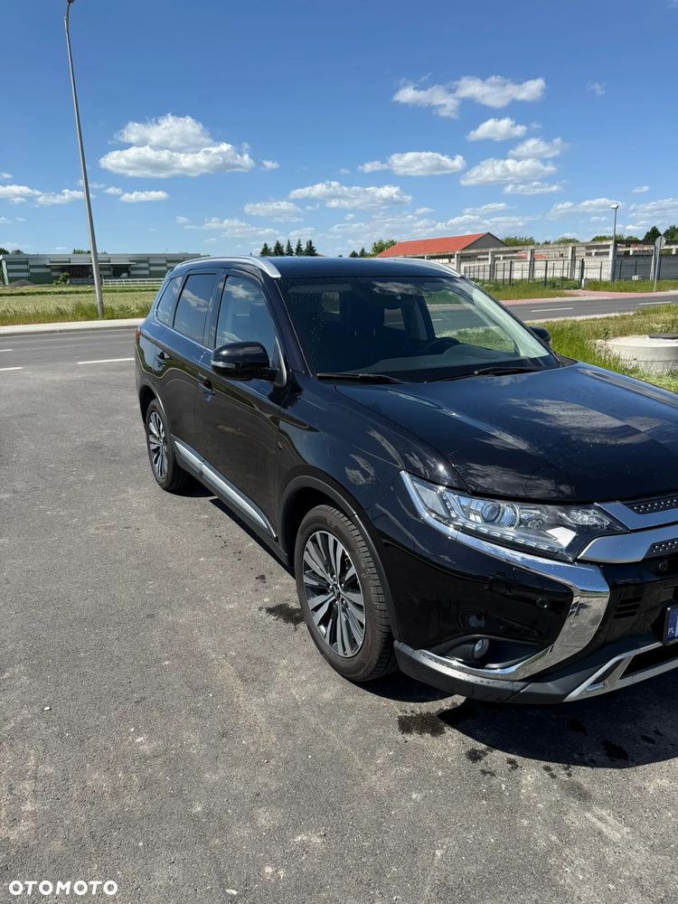 Mitsubishi Outlander 2.0 Instyle + 4WD CVT - 8