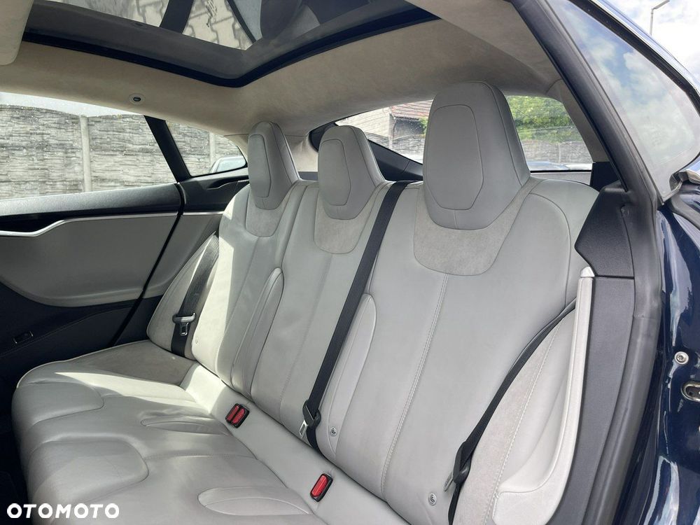 Tesla Model S 85 - 15