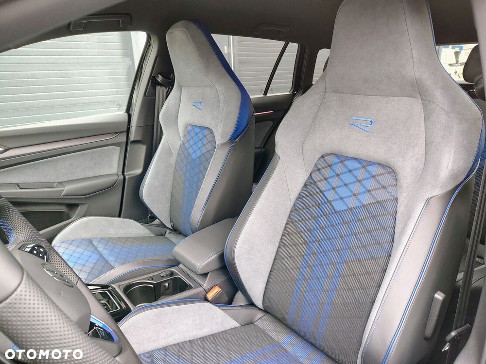 Volkswagen Golf Variant 2.0 TSI 4Motion R - 18