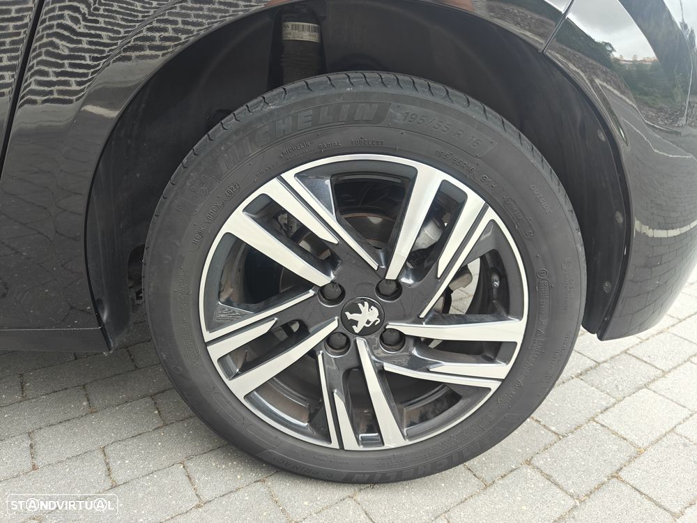 Peugeot 208 1.2 PureTech Allure Pack - 8