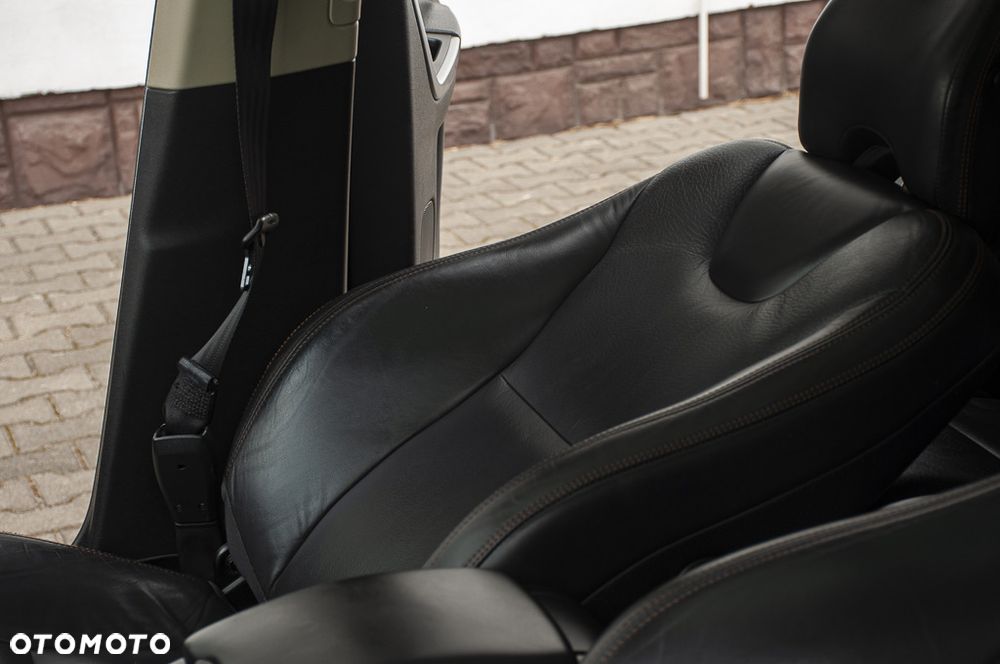 Volvo XC 60 D5 AWD Momentum - 24