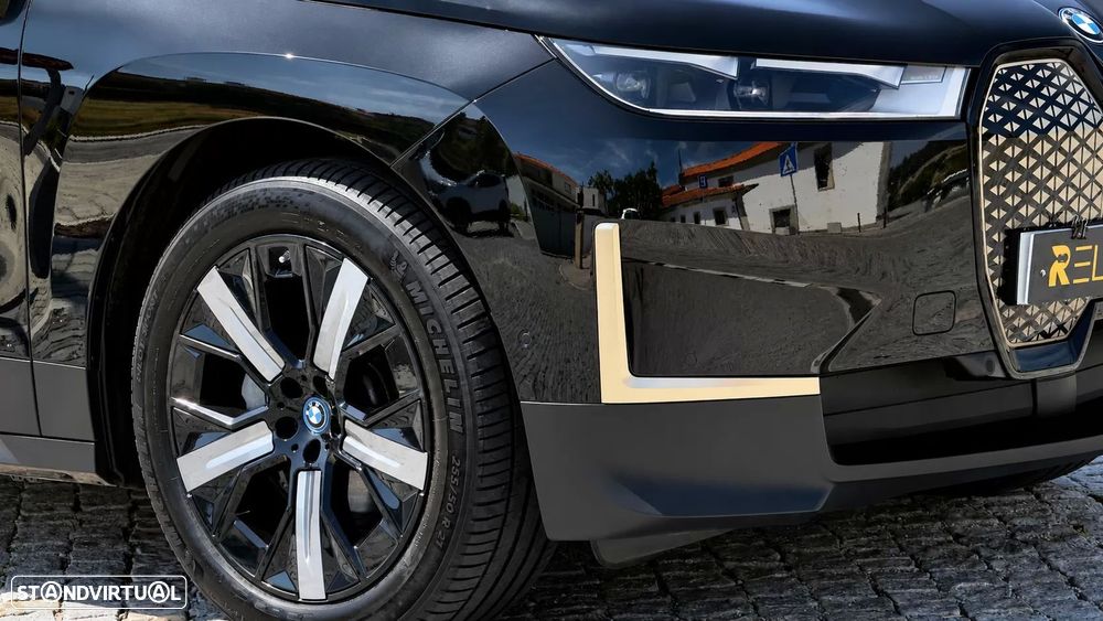 BMW iX xDrive 40 - 16