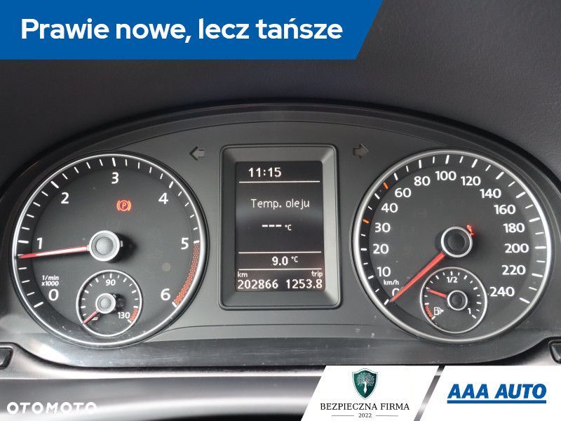 Volkswagen Touran - 12