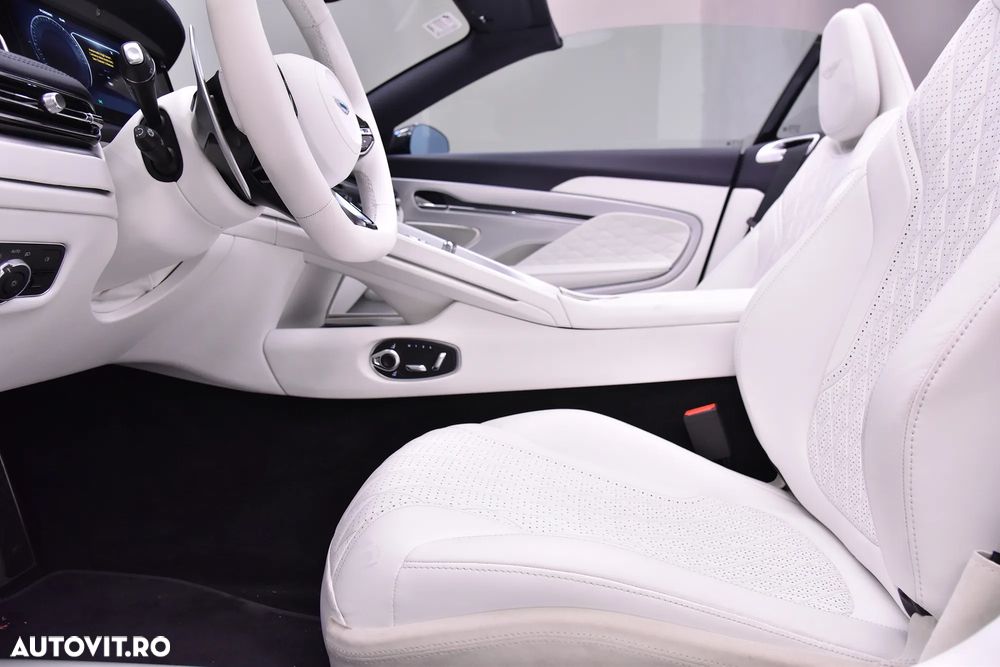 Aston Martin DB12 Volante - 35