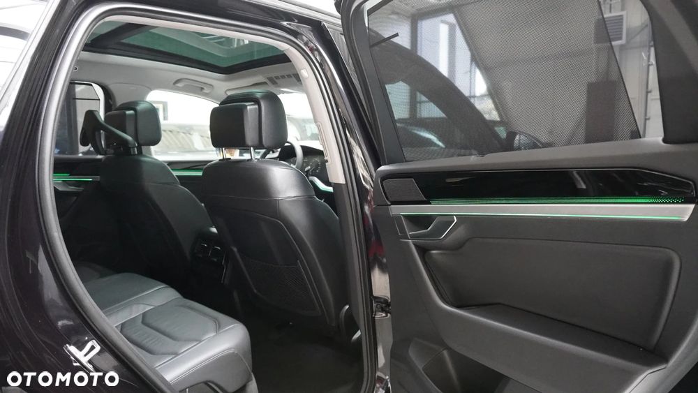 Volkswagen Touareg 3.0 V6 TDI SCR 4Motion Automatik R-Line - 11