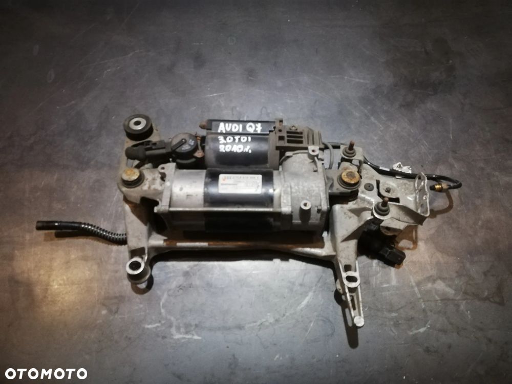 Kompresor Zawieszenia Pneumatycznego AUDI Q7 4L 7L8616006E