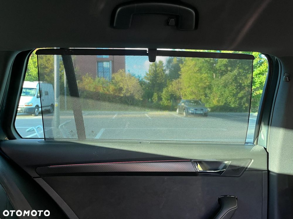 Skoda Superb III Kombi 19 - 27