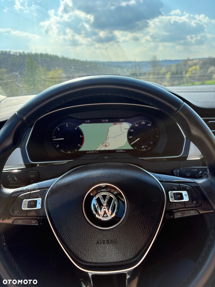 Volkswagen Passat 2.0 TDI SCR Highline - 11
