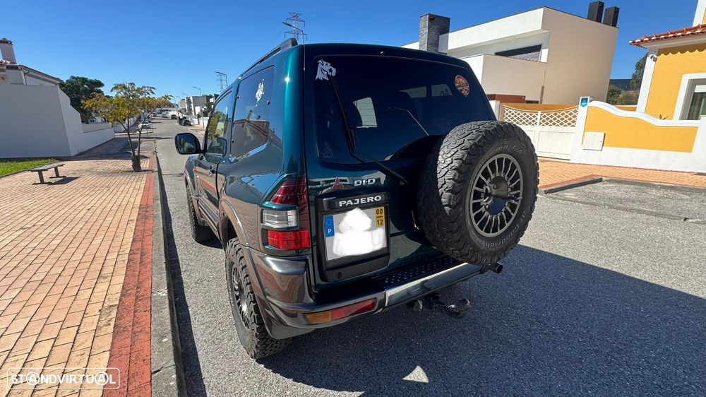 Mitsubishi Pajero - 4