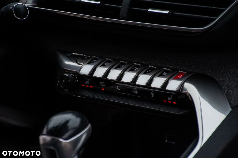 Peugeot 3008 PureTech 130 Stop & Start GPF Allure Business-Paket - 21