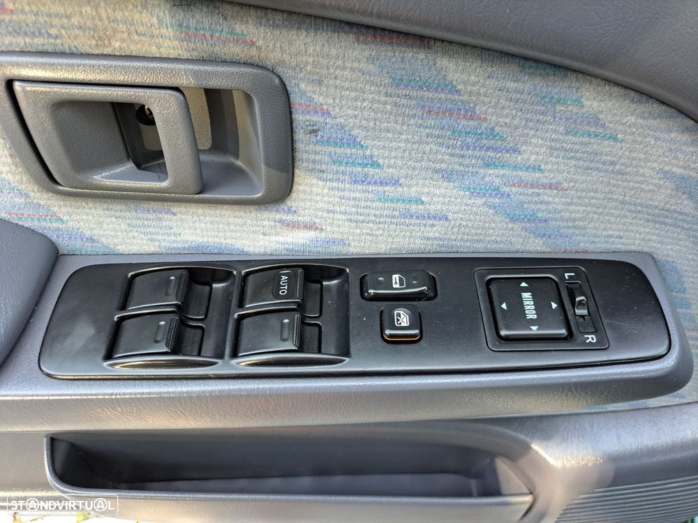 Toyota Hilux Tracker 2.5 TD 4WD (33LNG8) - 4