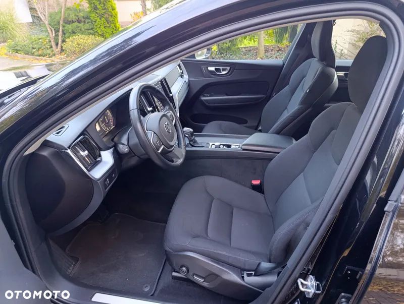 Volvo XC 60 T5 AWD Momentum Pro - 17