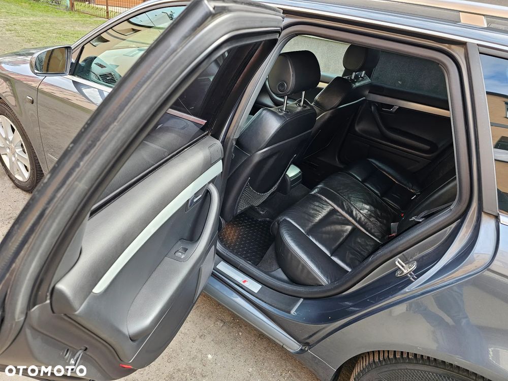 Audi A4 Avant 2.0 T FSI quattro - 16