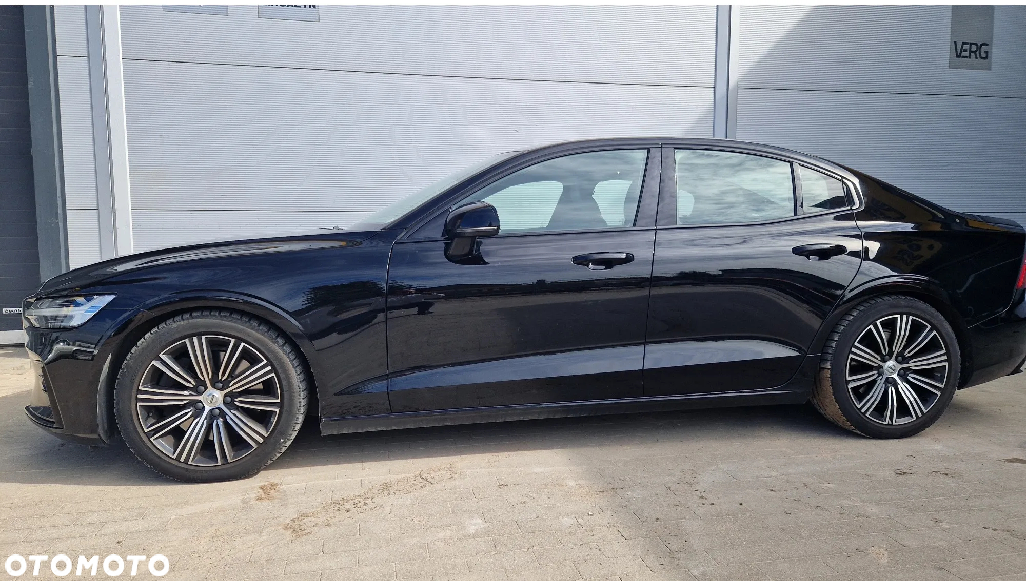 Volvo S60 T5 R-Design - 5