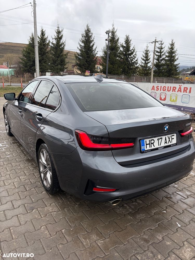 BMW Seria 3 330i AT - 4