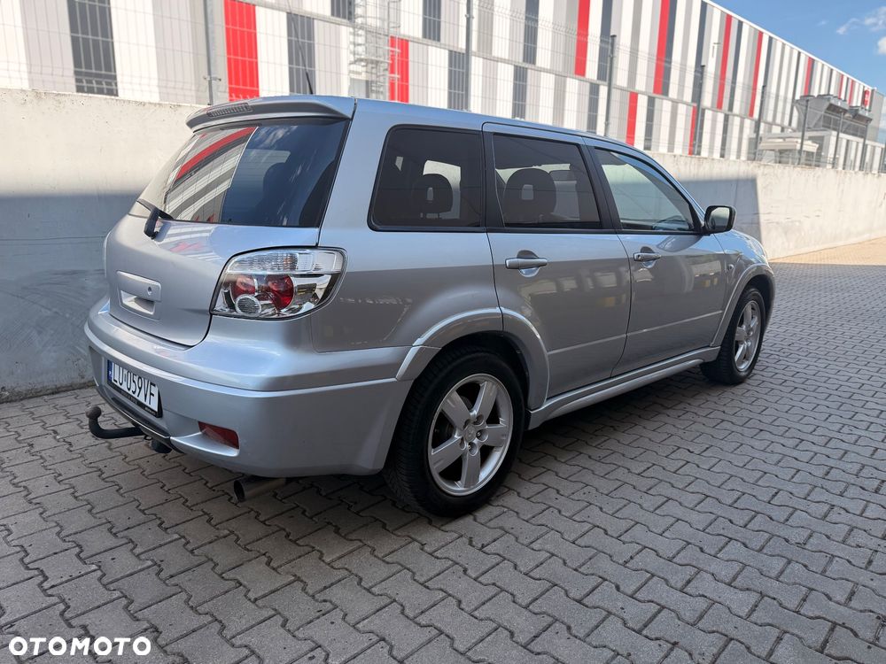 Mitsubishi Outlander 2.0 Turbo - 4